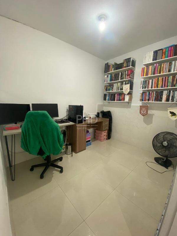 Casa à venda com 4 quartos, 197m² - Foto 14