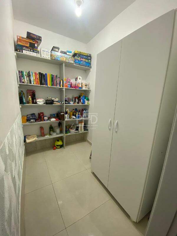 Casa à venda com 4 quartos, 197m² - Foto 15