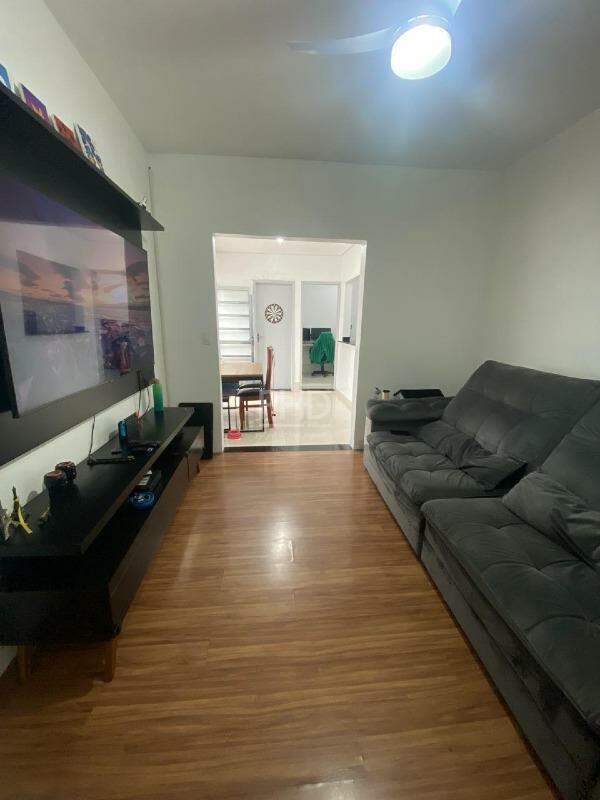 Casa à venda com 4 quartos, 197m² - Foto 1