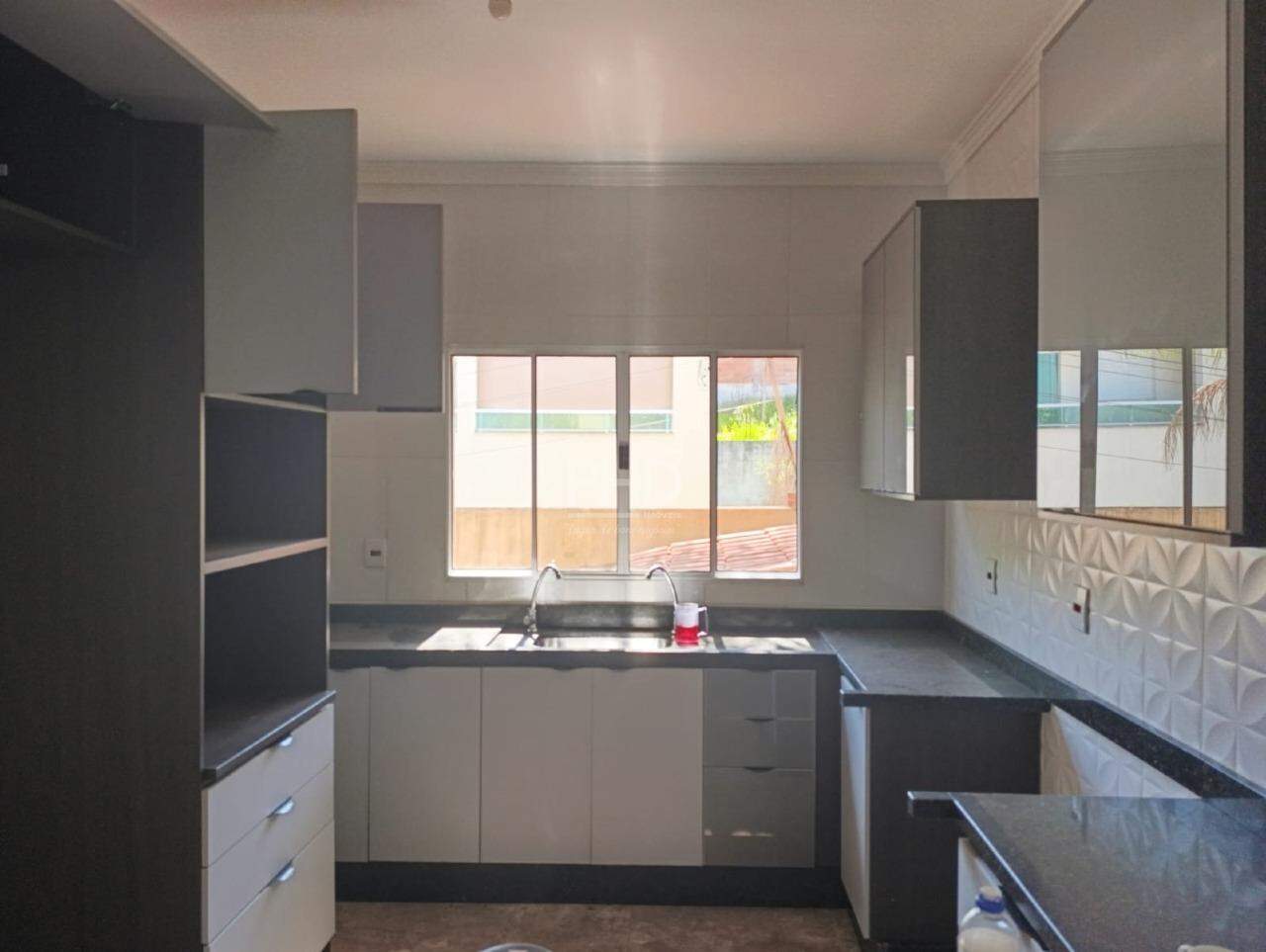 Sobrado à venda com 3 quartos, 135m² - Foto 1