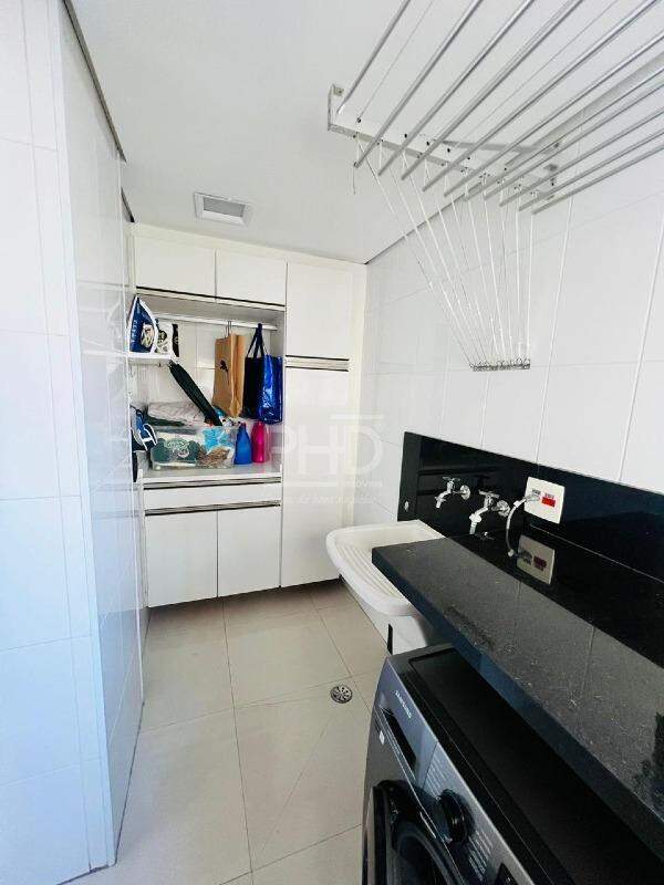 Apartamento à venda com 3 quartos, 128m² - Foto 22