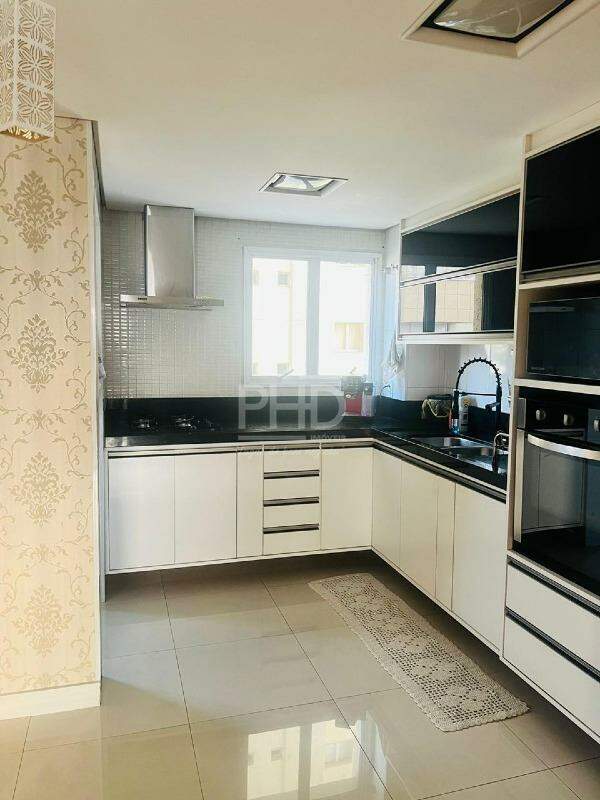 Apartamento à venda com 3 quartos, 128m² - Foto 13