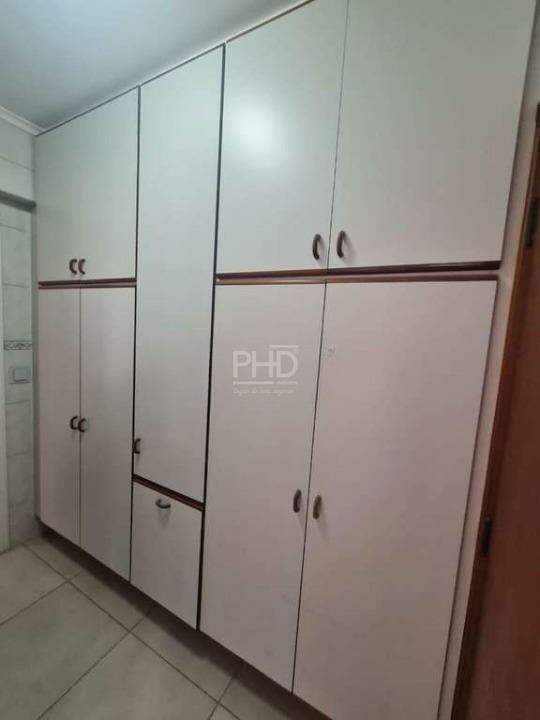 Apartamento para alugar com 3 quartos, 187m² - Foto 11