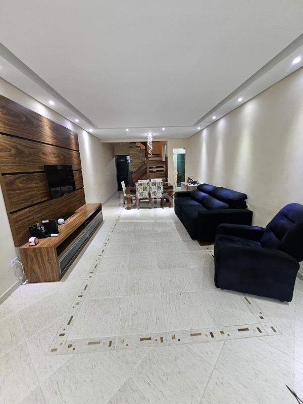 Sobrado à venda com 3 quartos, 158m² - Foto 2