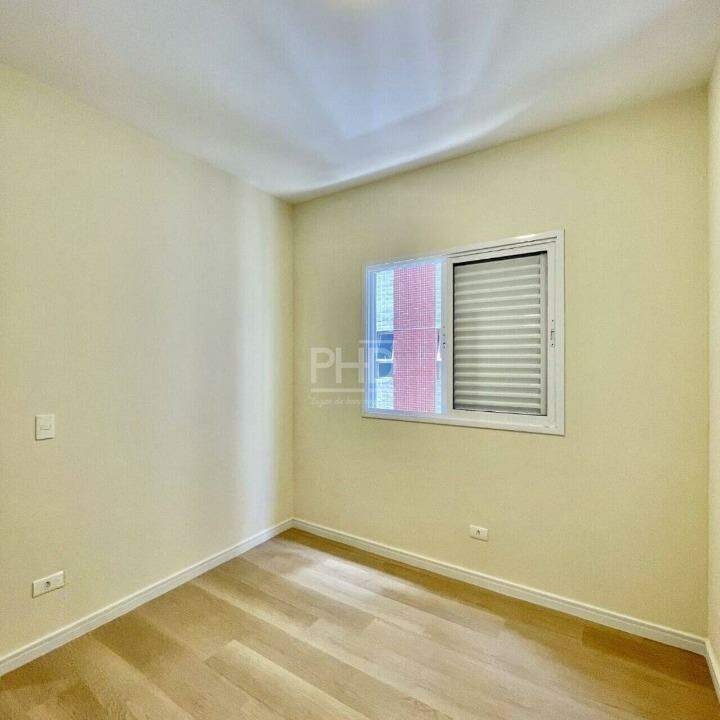 Apartamento para alugar com 3 quartos, 113m² - Foto 2