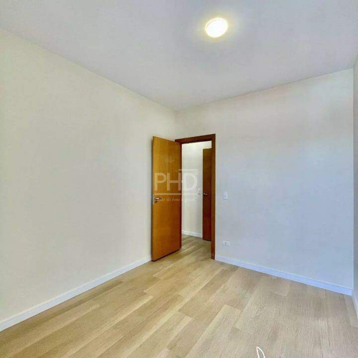 Apartamento para alugar com 3 quartos, 113m² - Foto 3