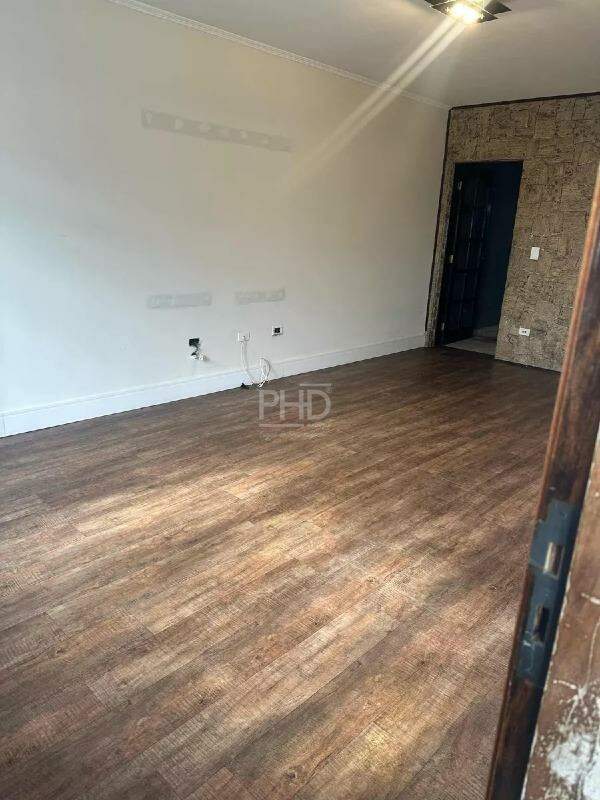 Sobrado à venda com 3 quartos, 220m² - Foto 2