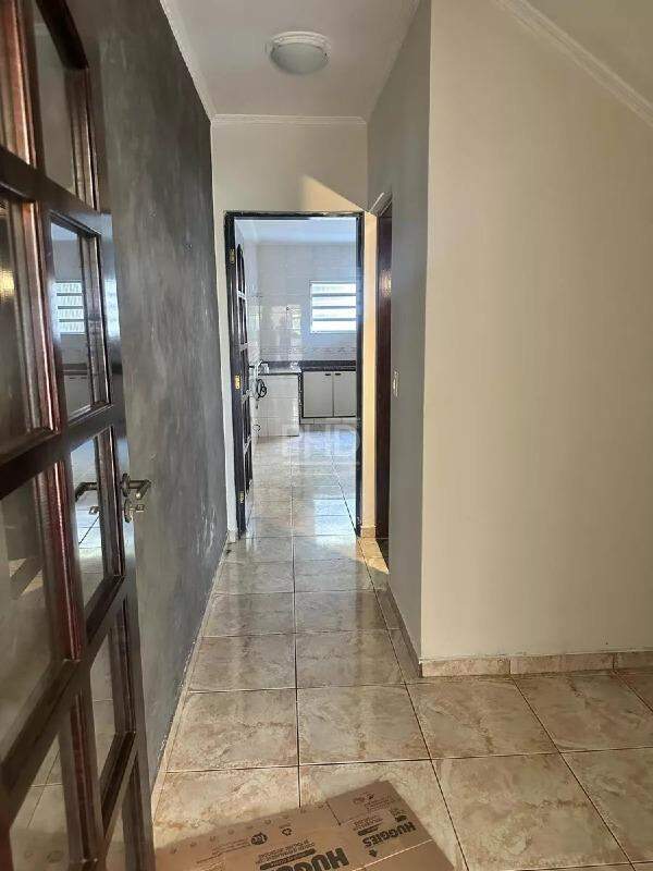 Sobrado à venda com 3 quartos, 220m² - Foto 4