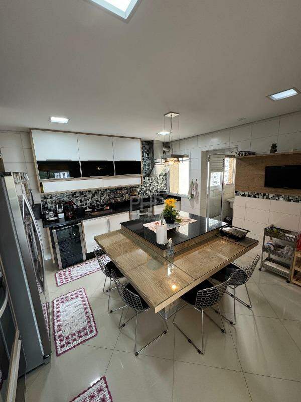 Apartamento para alugar com 3 quartos, 146m² - Foto 9