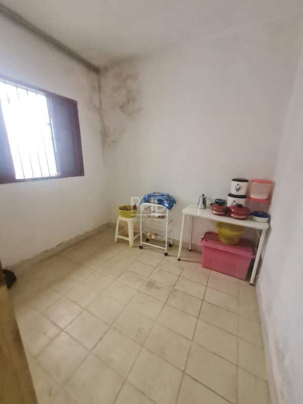 Casa à venda com 5 quartos, 145m² - Foto 11