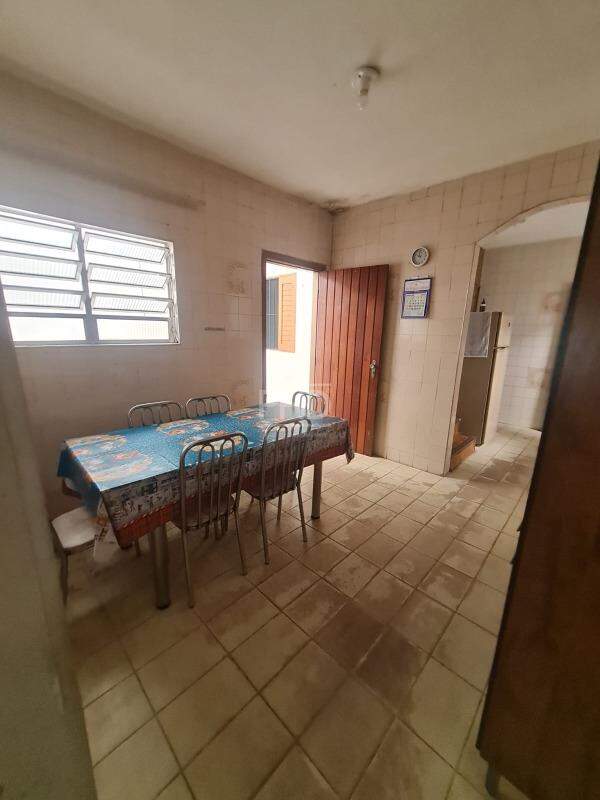 Casa à venda com 5 quartos, 145m² - Foto 3