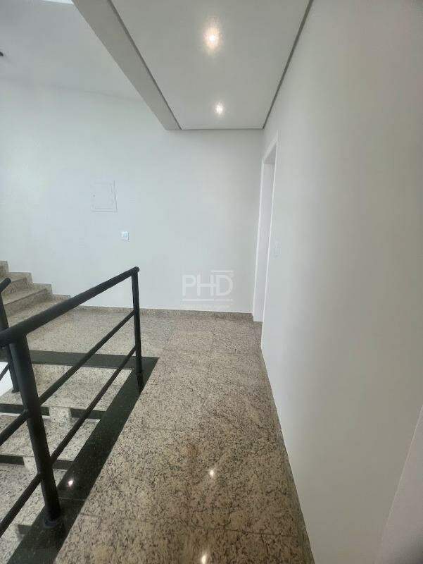 Sobrado à venda com 3 quartos, 244m² - Foto 11