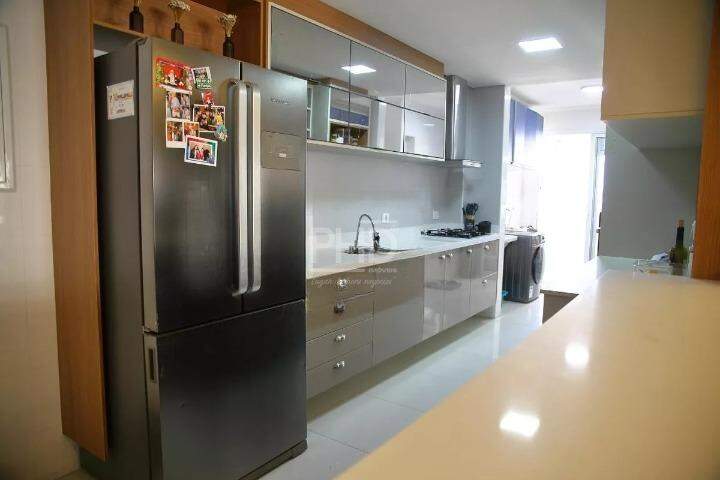 Apartamento à venda com 3 quartos, 175m² - Foto 9