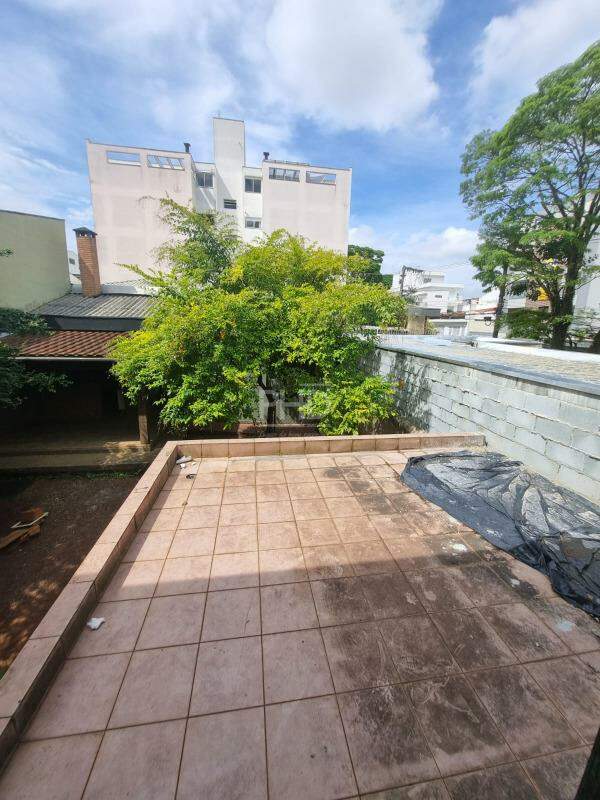 Sobrado à venda com 3 quartos, 300m² - Foto 3