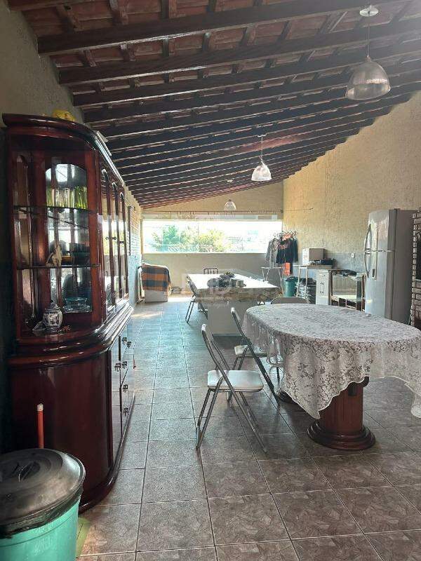 Casa à venda com 2 quartos, 172m² - Foto 4