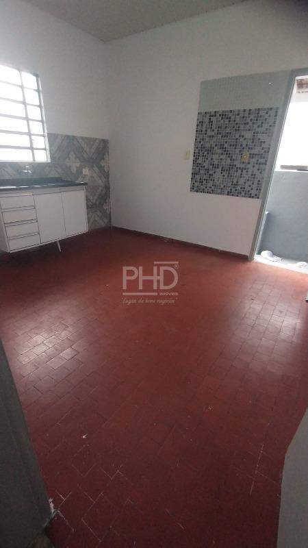 Casa à venda com 1 quarto, 108m² - Foto 3