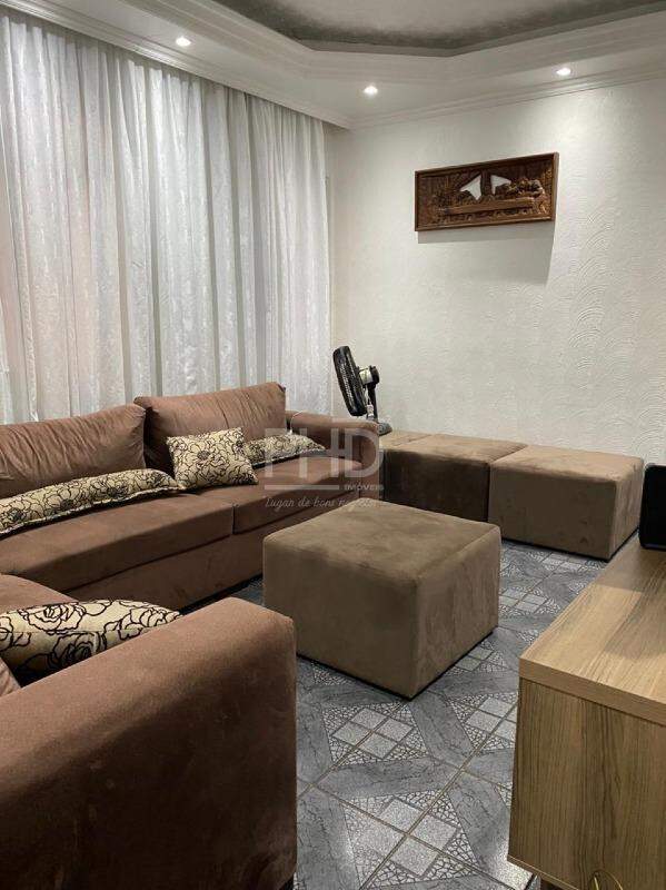 Casa à venda com 2 quartos, 125m² - Foto 2