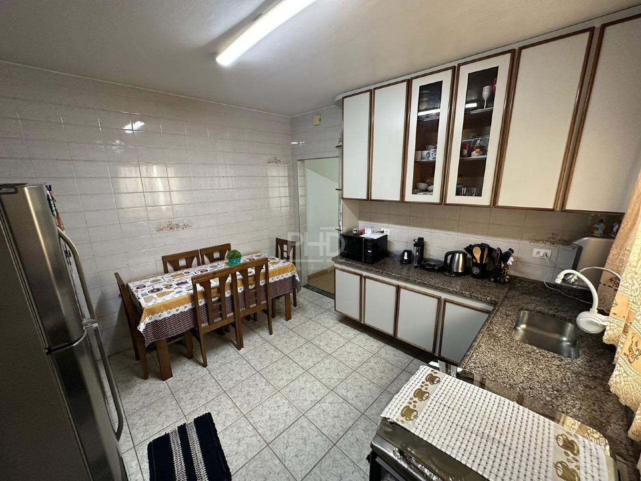 Casa para alugar com 3 quartos, 180m² - Foto 4