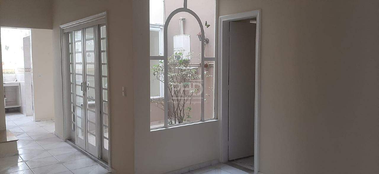 Casa, 4 quartos, 240 m² - Foto 1