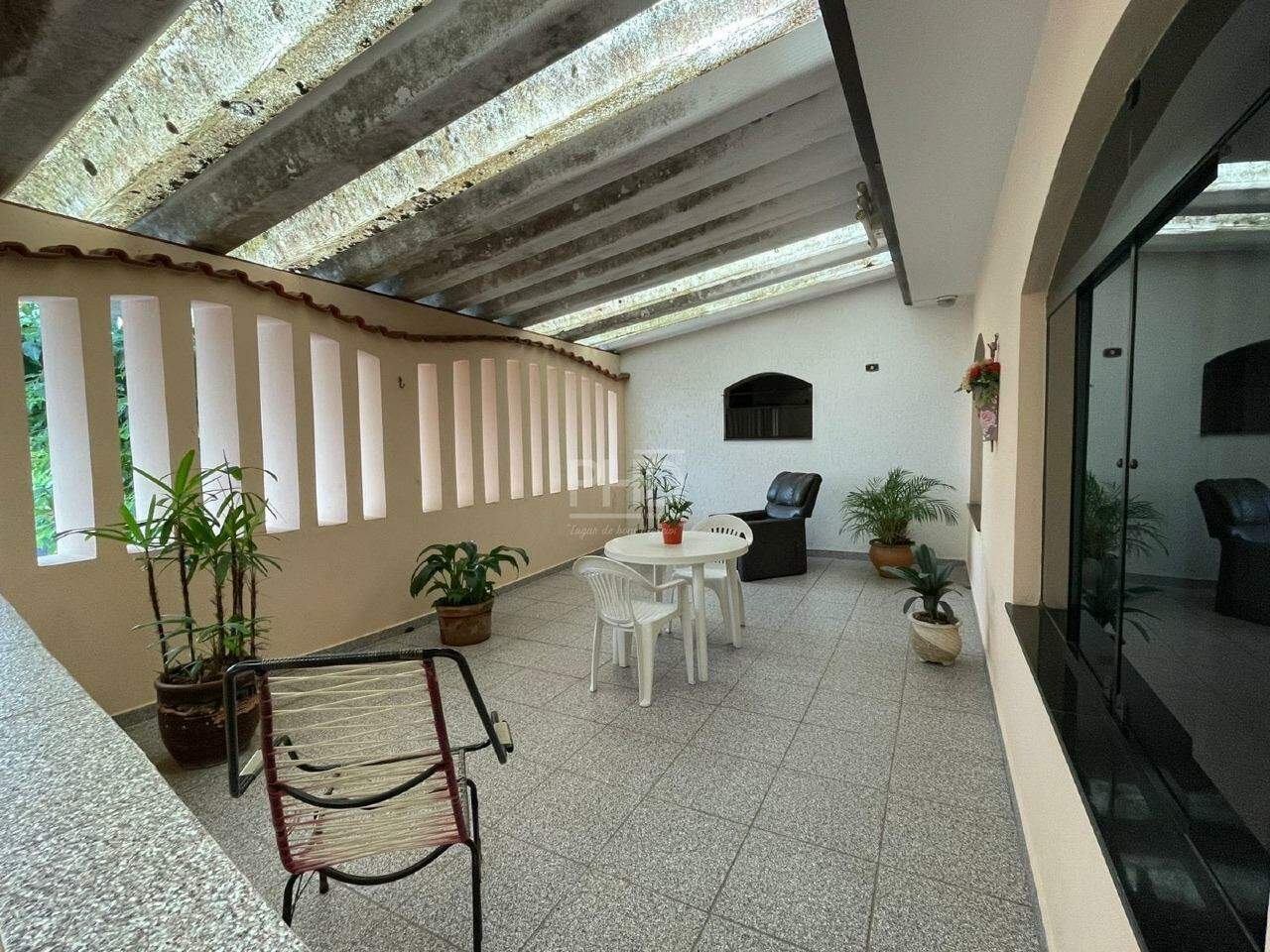 Casa, 4 quartos, 264 m² - Foto 1