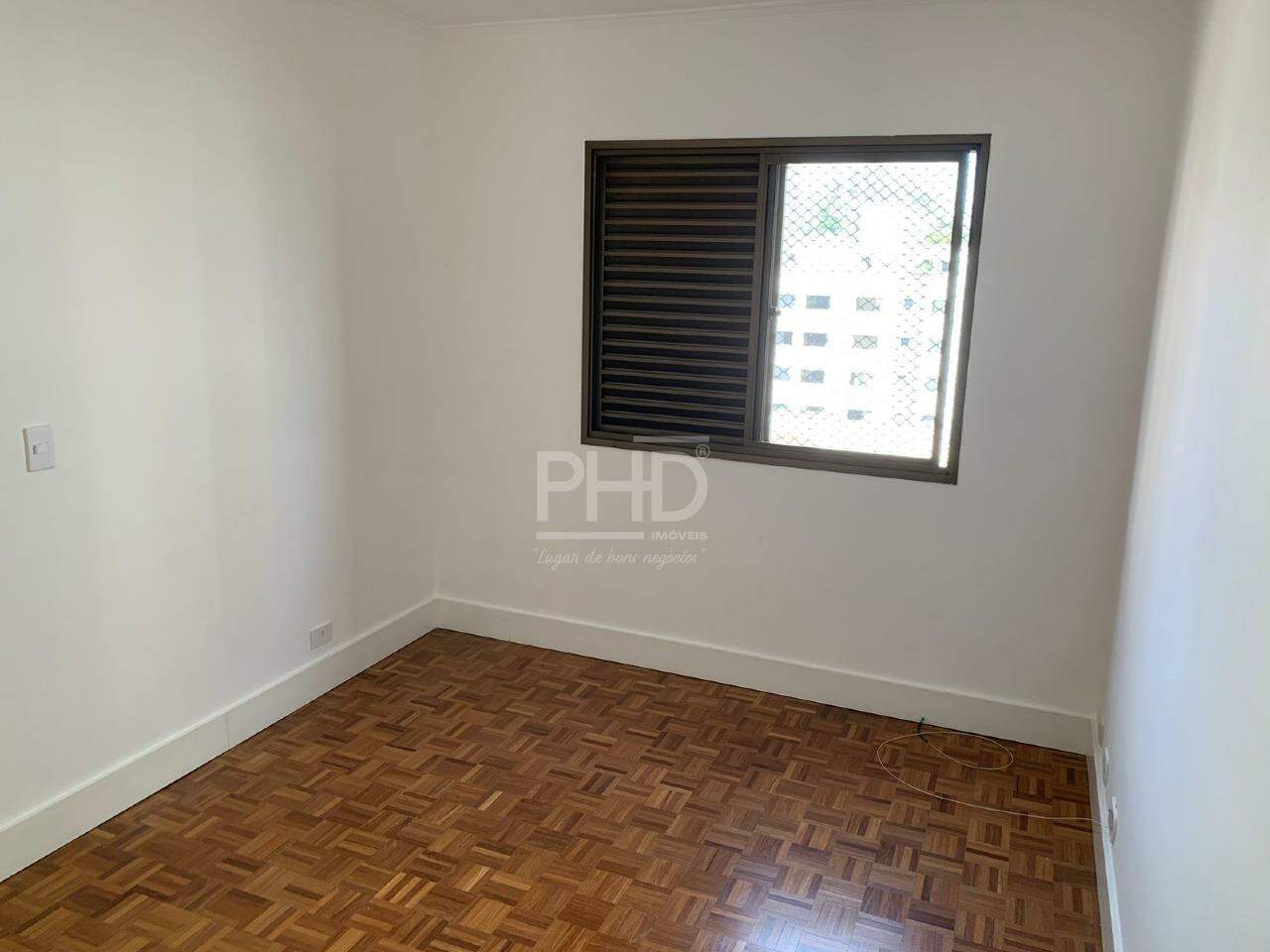 Apartamento à venda com 3 quartos, 128m² - Foto 8
