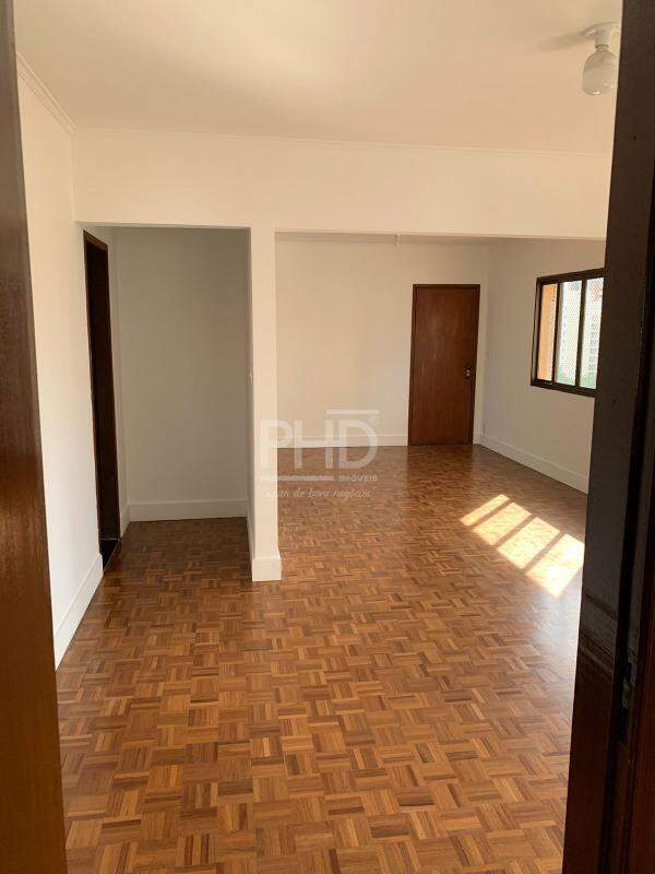 Apartamento à venda com 3 quartos, 128m² - Foto 2