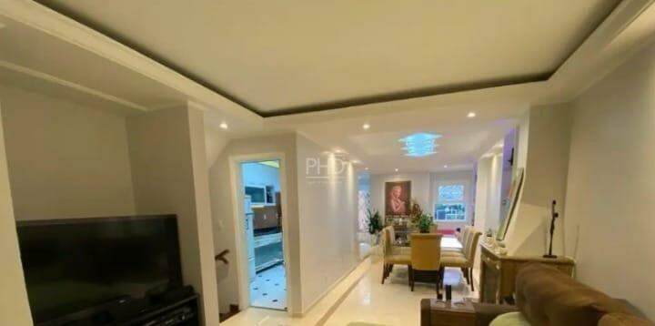 Casa de Condomínio à venda com 3 quartos, 210m² - Foto 2