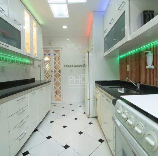 Casa de Condomínio à venda com 3 quartos, 210m² - Foto 6