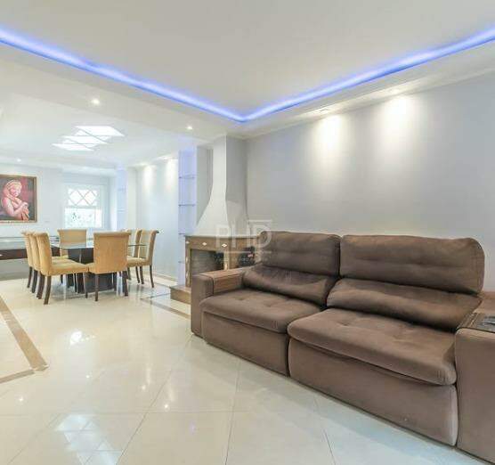 Casa de Condomínio à venda com 3 quartos, 210m² - Foto 4