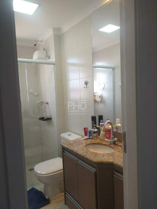 Apartamento à venda com 2 quartos, 64m² - Foto 11