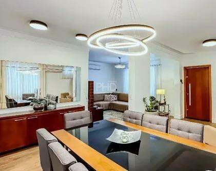 Casa, 3 quartos, 251 m² - Foto 1