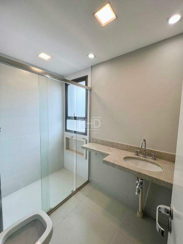 Apartamento à venda com 3 quartos, 123m² - Foto 21