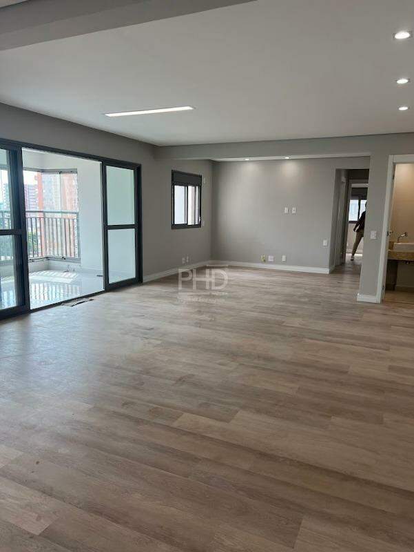 Apartamento à venda com 3 quartos, 123m² - Foto 4