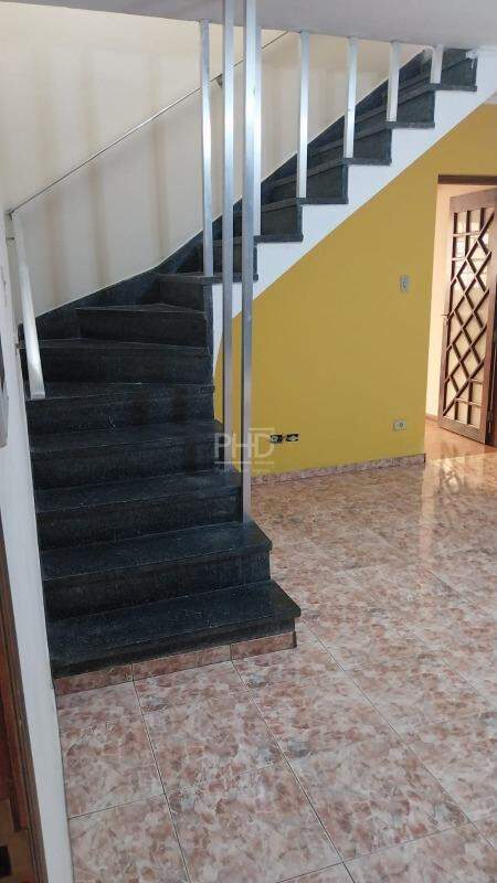 Sobrado à venda com 2 quartos, 236m² - Foto 4