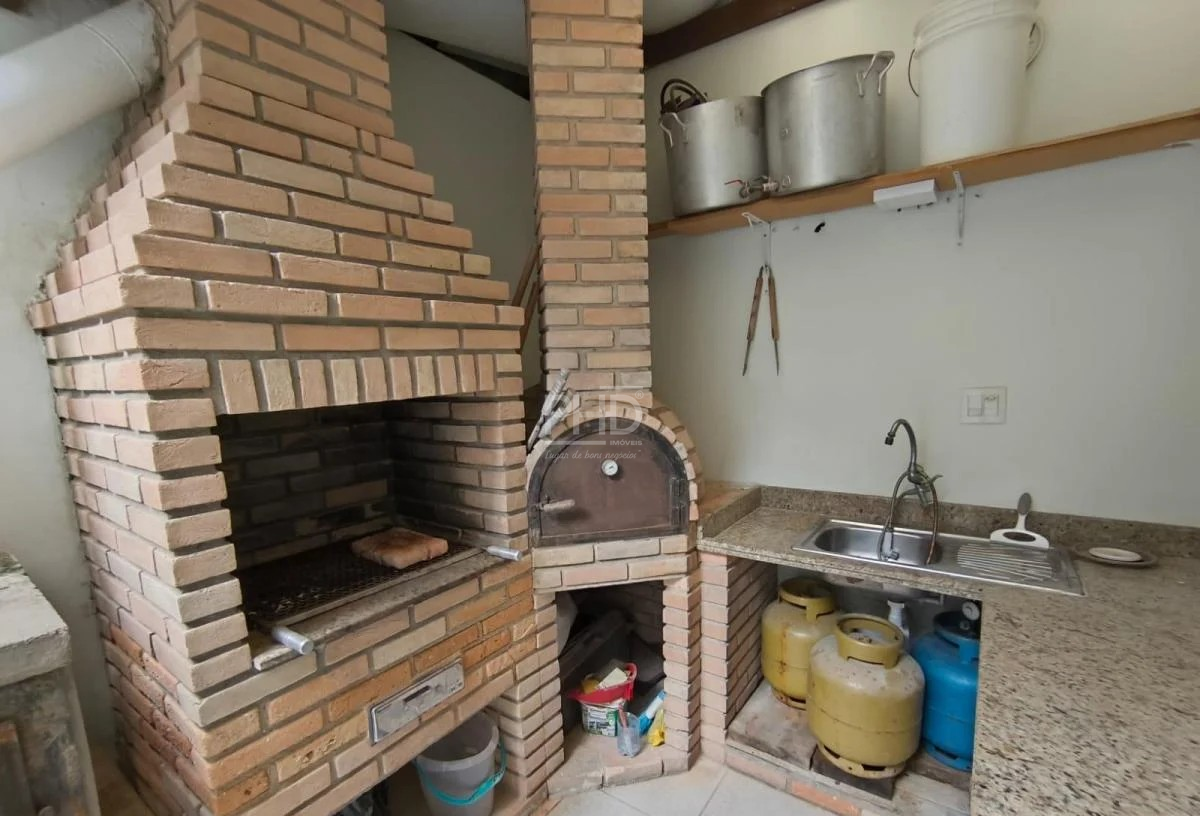 Sobrado, 6 quartos, 235 m² - Foto 1