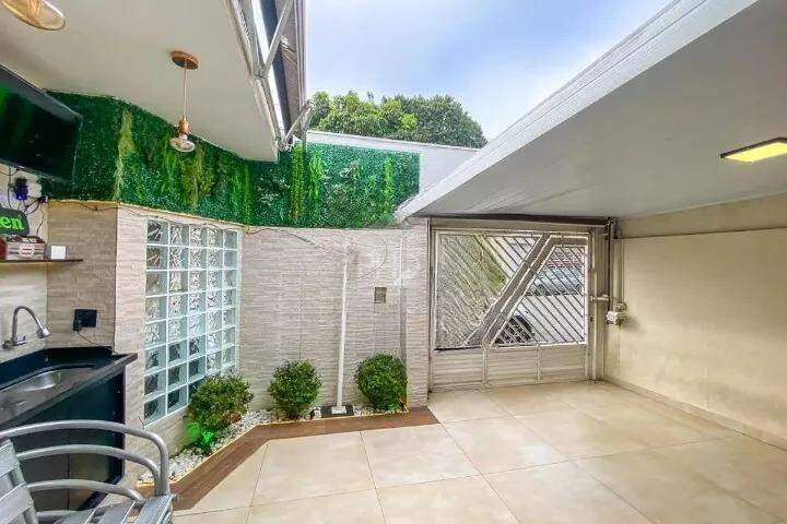 Casa para alugar com 3 quartos, 198m² - Foto 2
