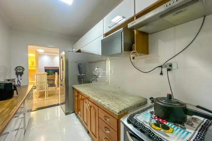 Casa para alugar com 3 quartos, 198m² - Foto 7