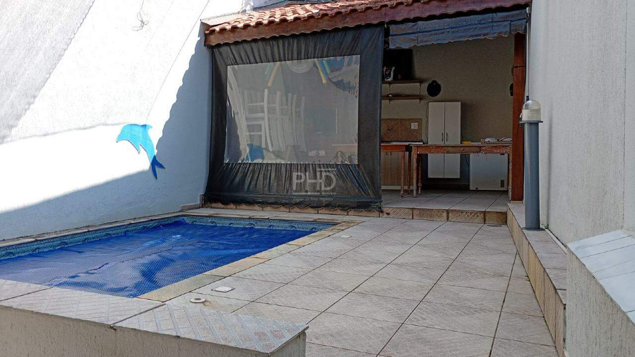 Sobrado à venda com 4 quartos, 252m² - Foto 1
