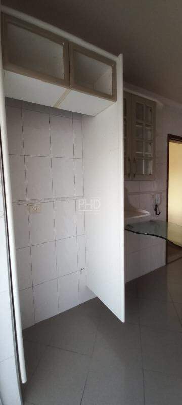 Apartamento para alugar com 3 quartos, 104m² - Foto 17