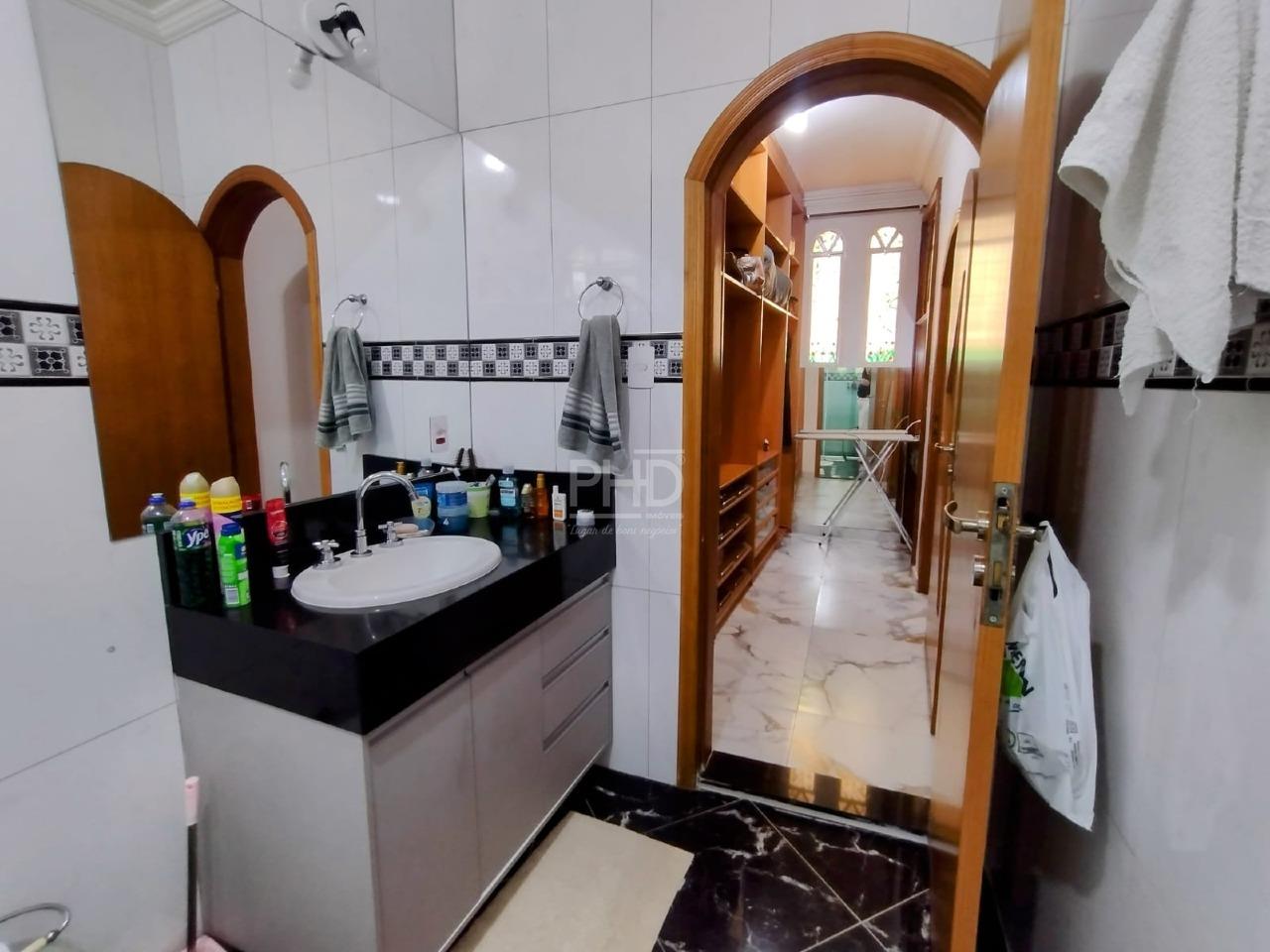 Casa, 4 quartos, 350 m² - Foto 24