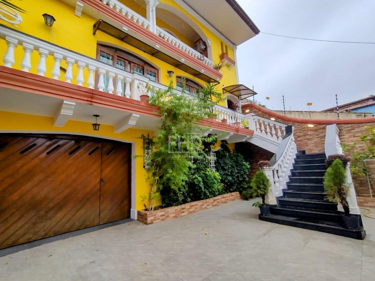 Casa, 4 quartos, 350 m² - Foto 1