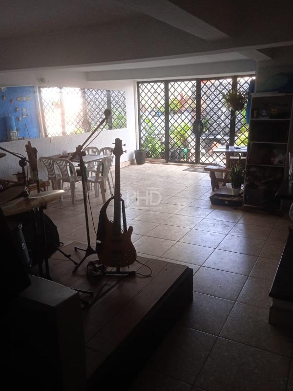 Casa, 3 quartos, 242 m² - Foto 10