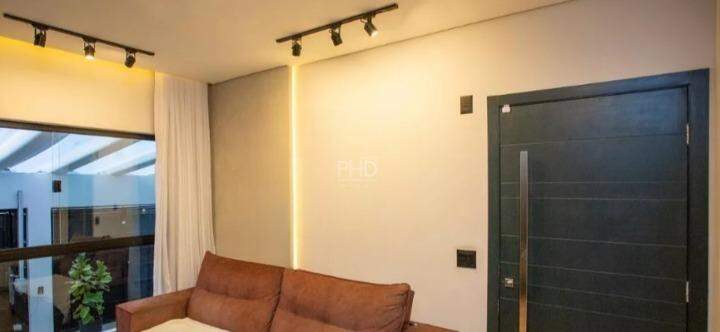 Casa à venda com 2 quartos, 155m² - Foto 2