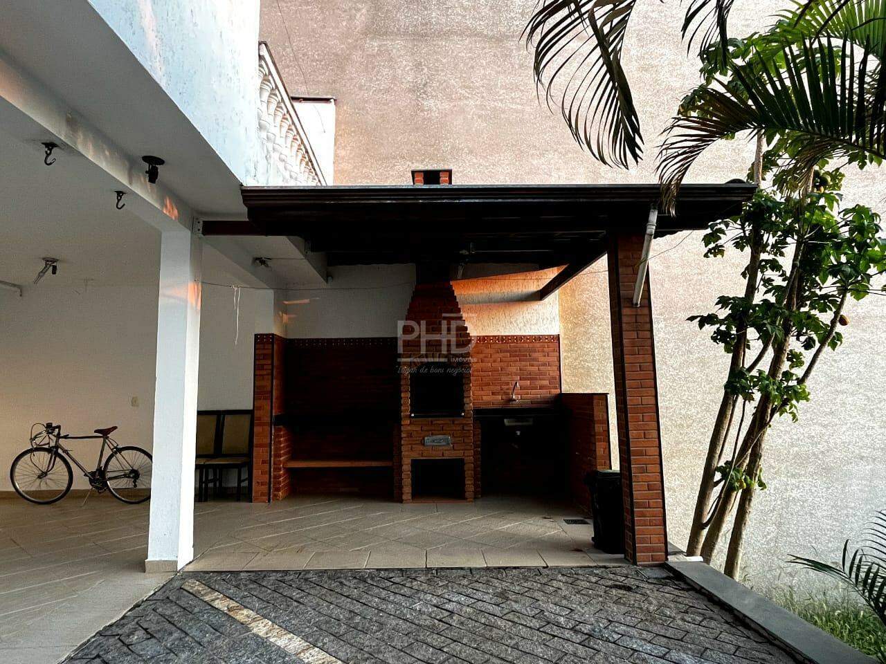 Sobrado, 4 quartos, 205 m² - Foto 1