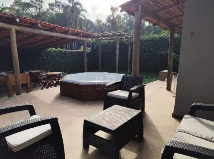 Casa de Condomínio à venda com 3 quartos, 300m² - Foto 18