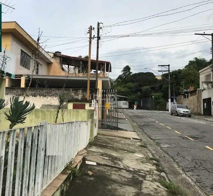 Casa à venda com 2 quartos, 117m² - Foto 1
