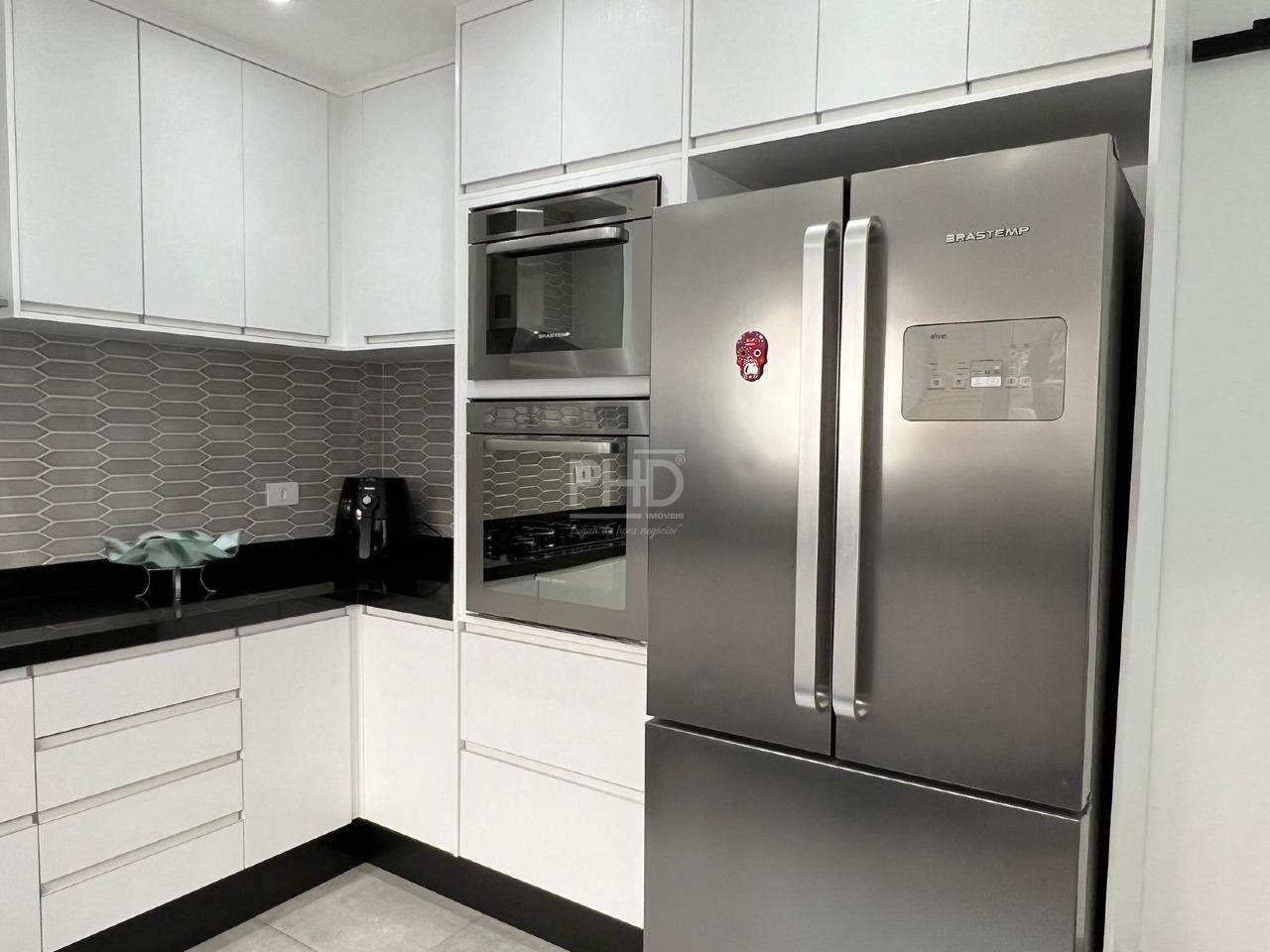 Sobrado para alugar com 3 quartos, 254m² - Foto 11
