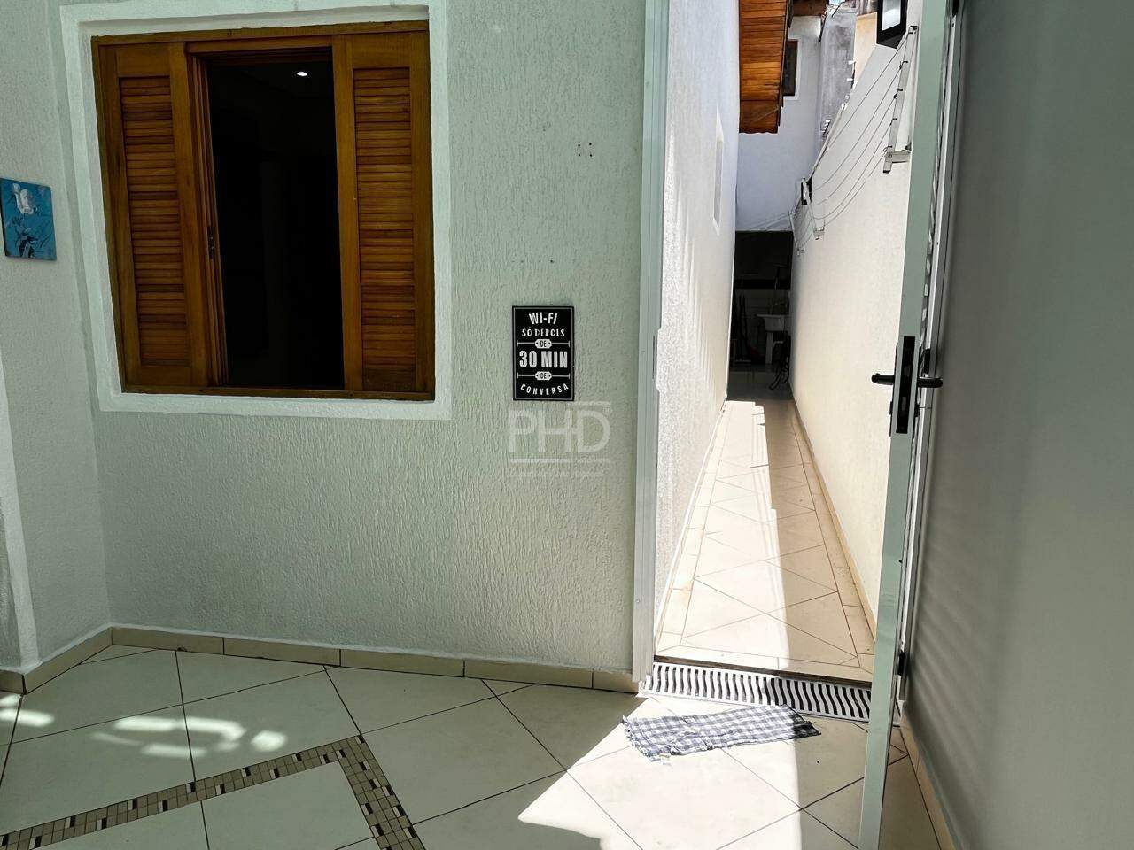 Casa para alugar com 3 quartos, 250m² - Foto 51