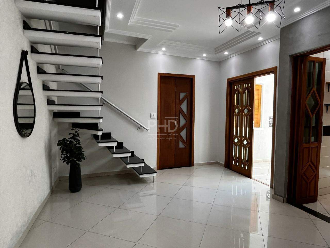 Casa para alugar com 3 quartos, 250m² - Foto 4