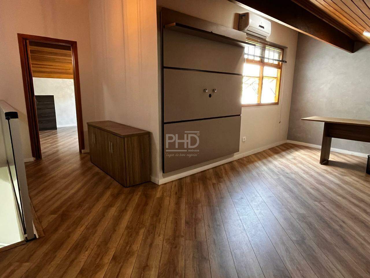 Casa para alugar com 3 quartos, 250m² - Foto 36